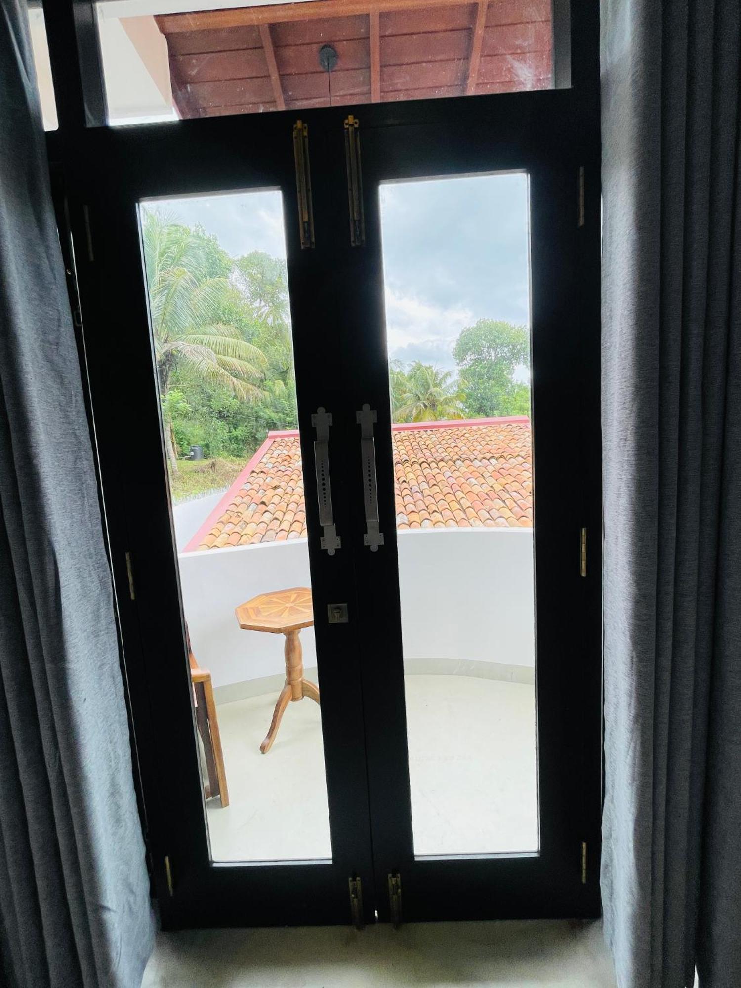 Thara Inn Villa Zuid-Dikwella Buitenkant foto