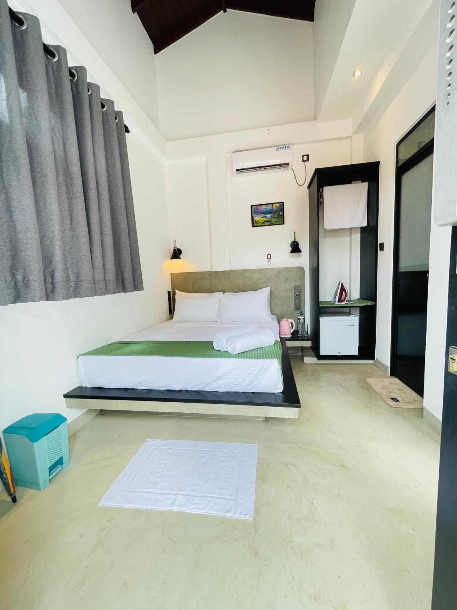 Thara Inn Villa Zuid-Dikwella Buitenkant foto