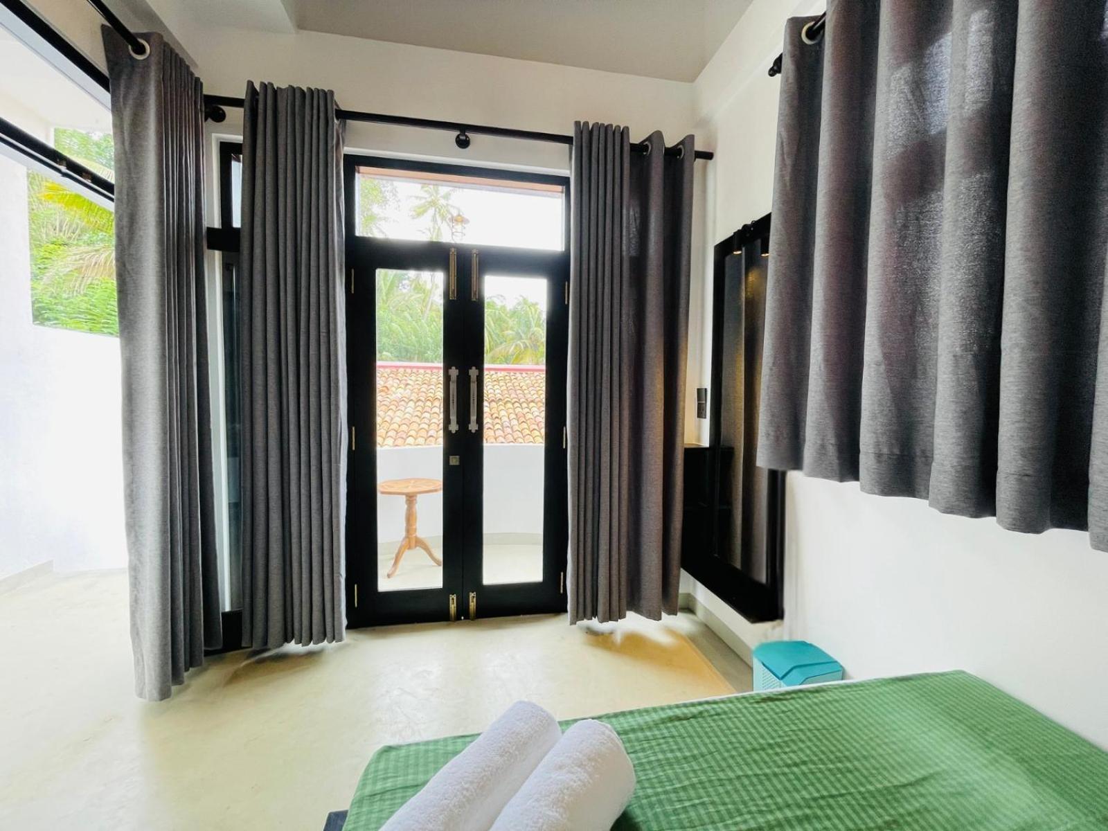 Thara Inn Villa Zuid-Dikwella Buitenkant foto