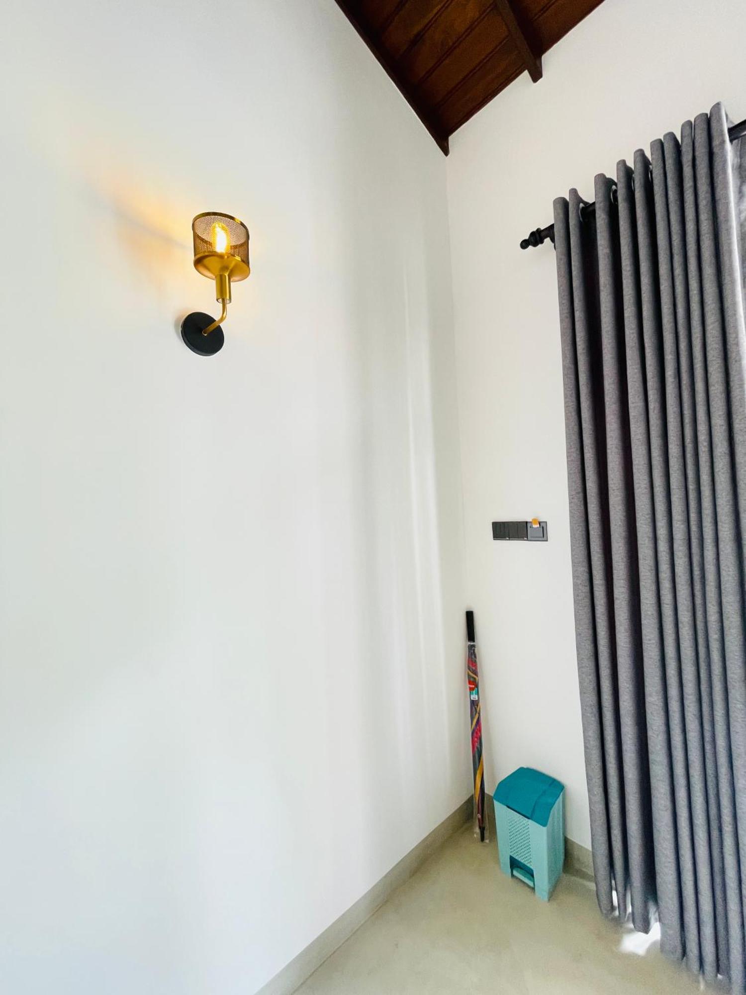 Thara Inn Villa Zuid-Dikwella Buitenkant foto