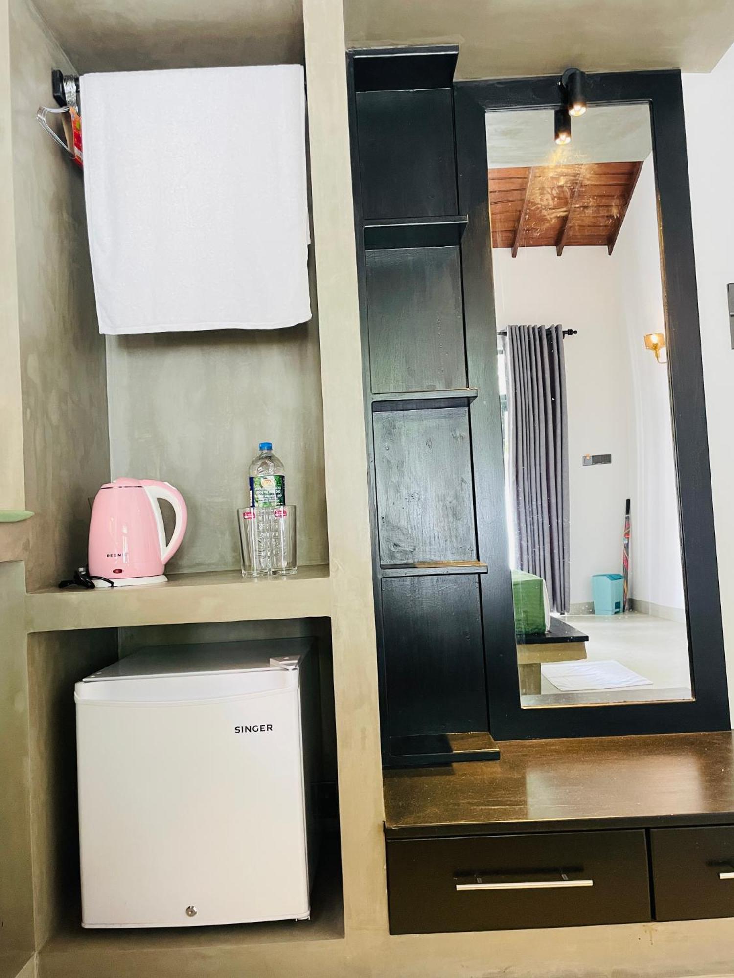 Thara Inn Villa Zuid-Dikwella Buitenkant foto