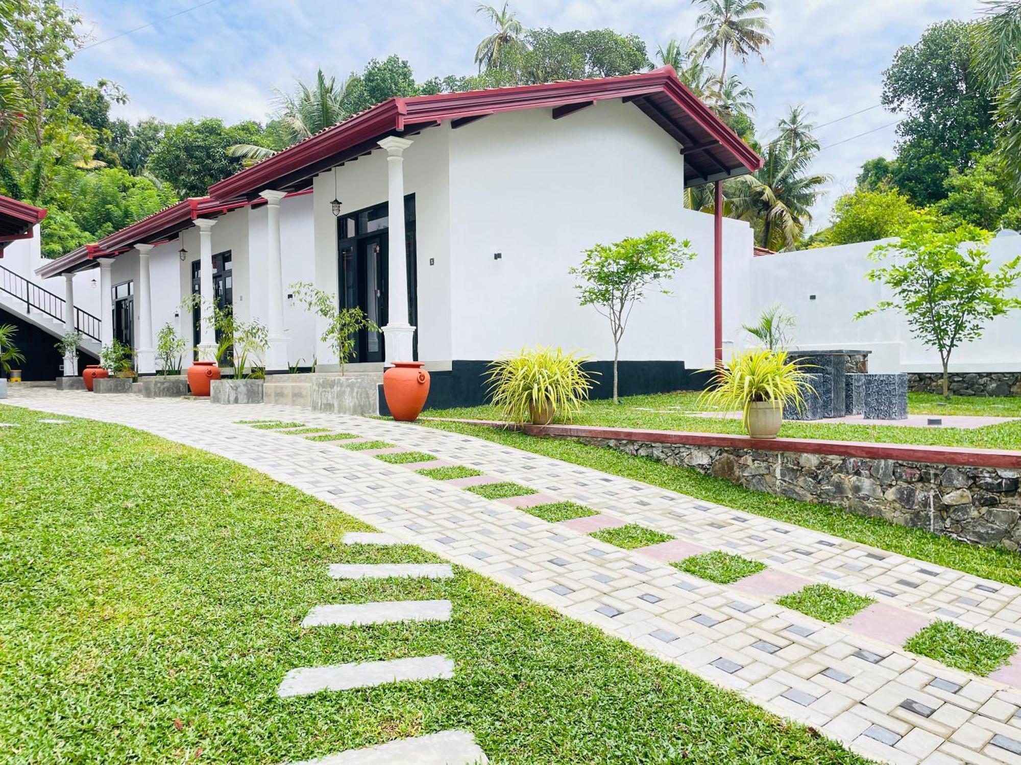 Thara Inn Villa Zuid-Dikwella Buitenkant foto