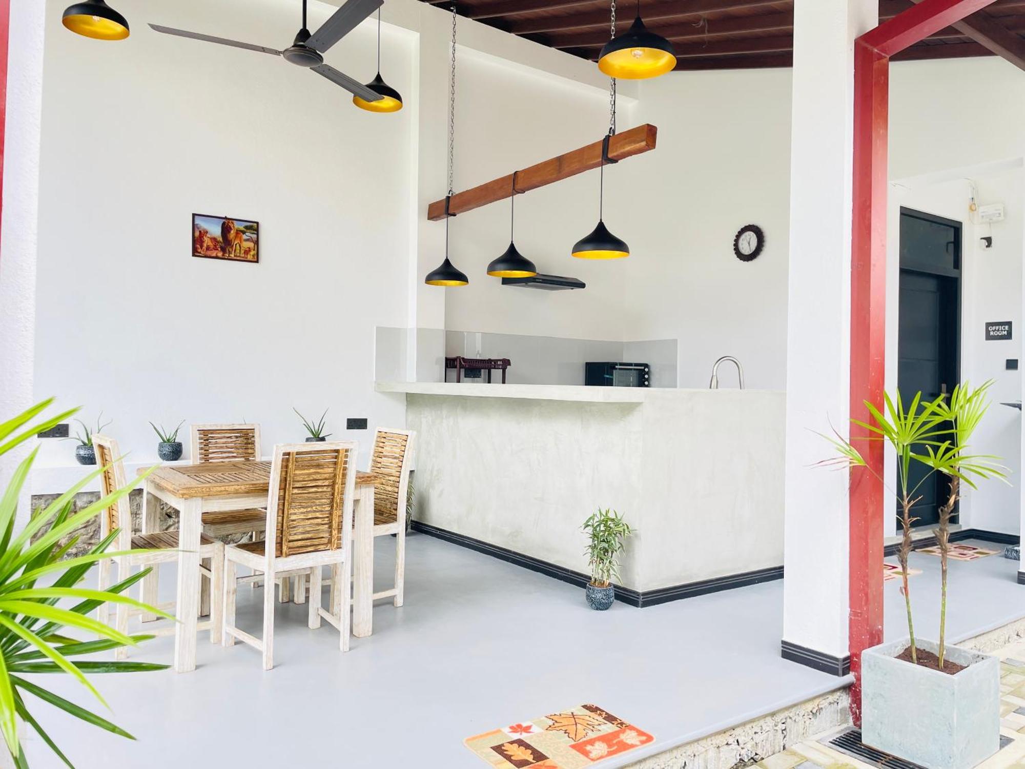Thara Inn Villa Zuid-Dikwella Buitenkant foto