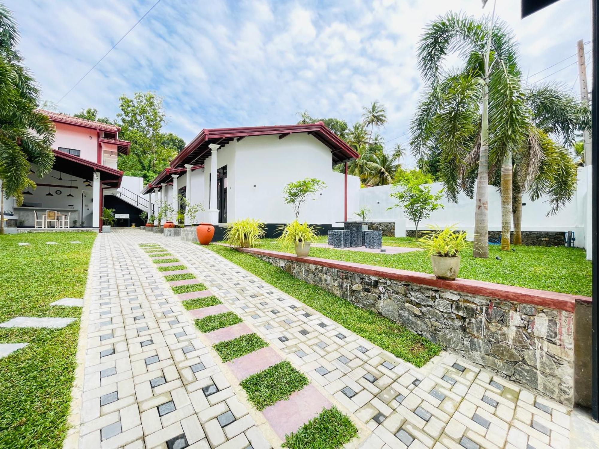 Thara Inn Villa Zuid-Dikwella Buitenkant foto