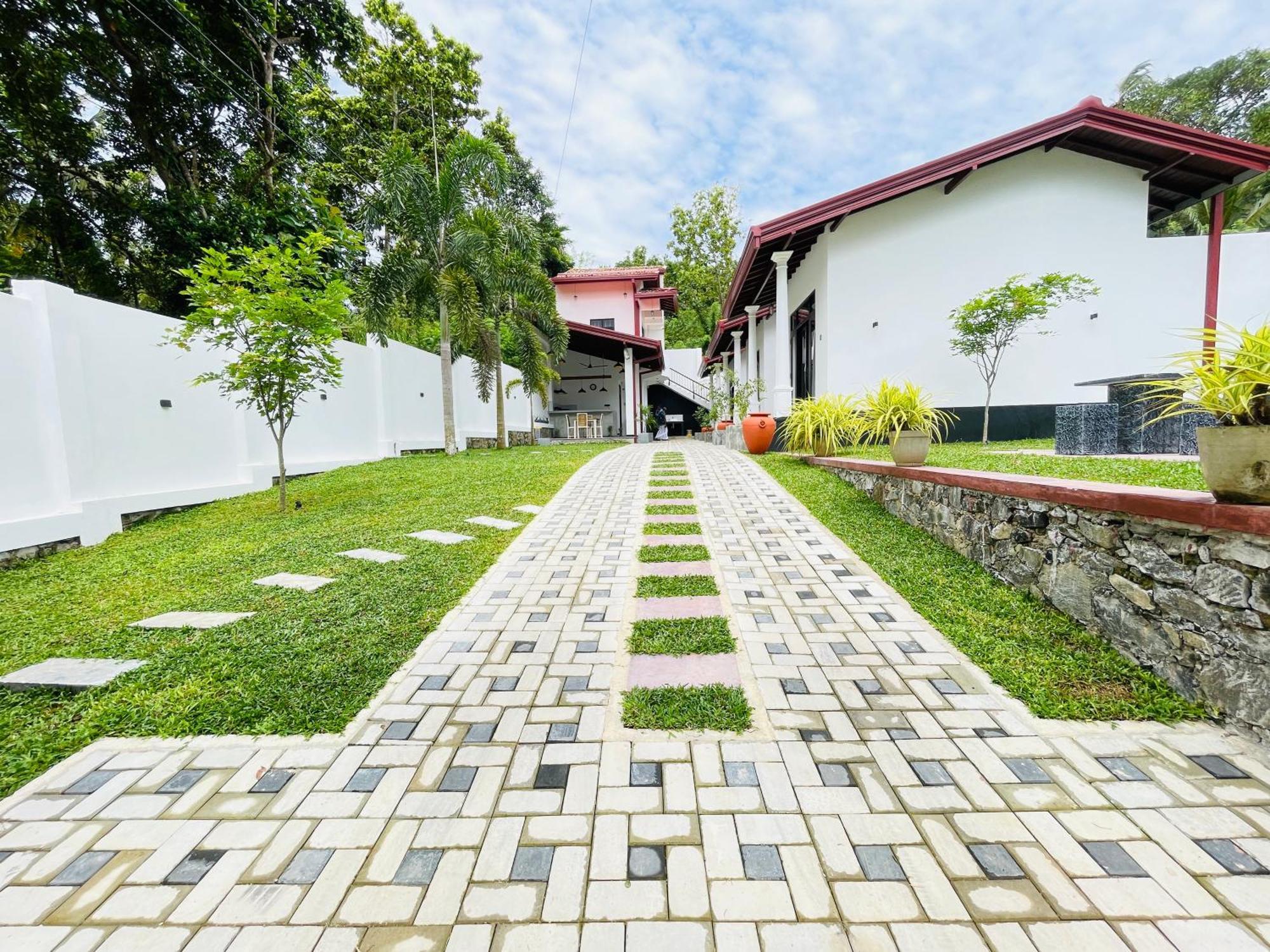 Thara Inn Villa Zuid-Dikwella Buitenkant foto